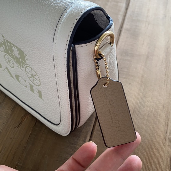 NWT Coach Saddle Vanilla Creme Leather Horse & Carriage Crossbody Bag - Picture 4 of 9